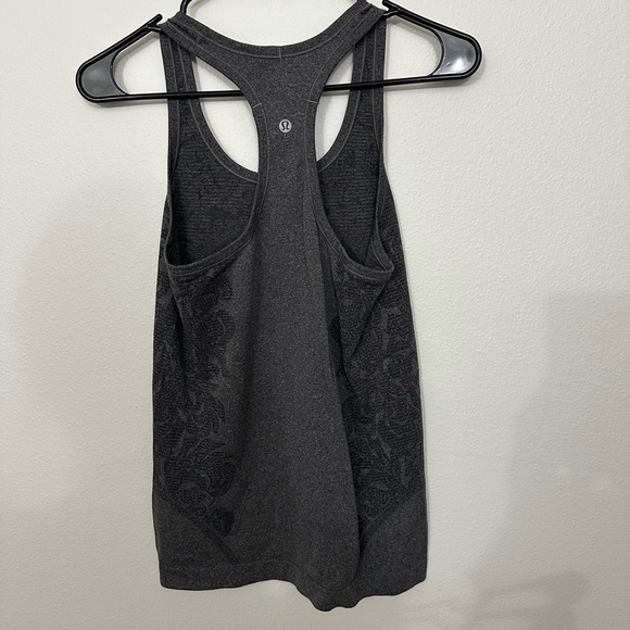 Lululemon swiftly tech 2.0 Women's Gray charcoal Tank Top size 6 - Picture 2 of 3